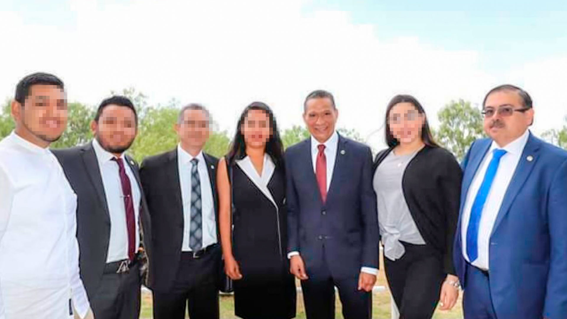 Agripino al centro; Víctor Ayala al extremo derecho. Foto: Facebook