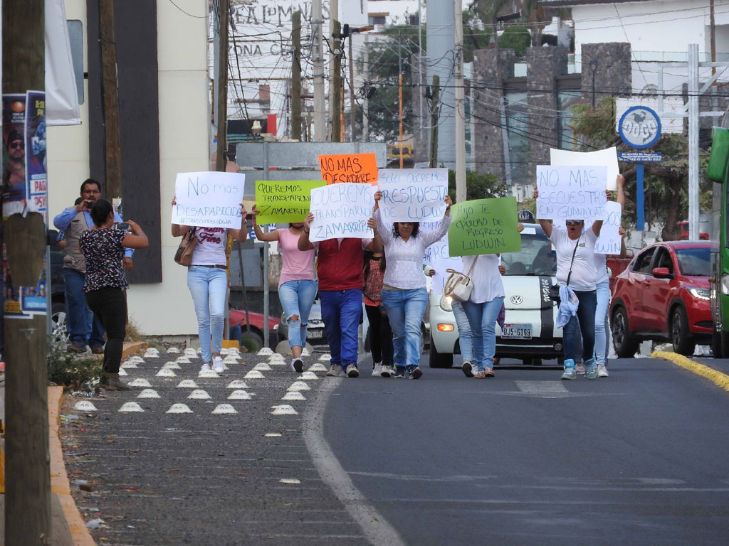 Fotografía periódico Correo