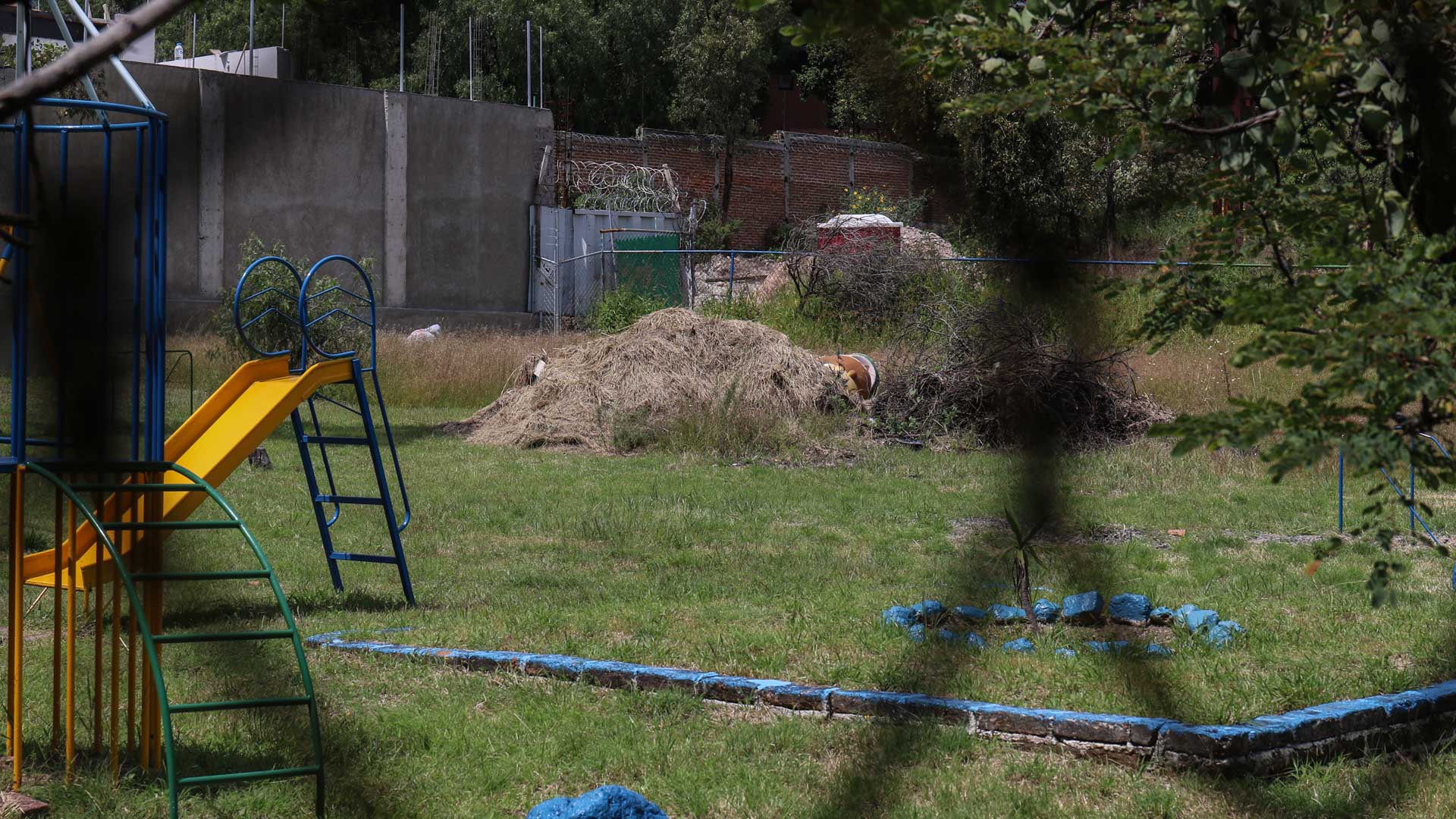 Desechos de la construcción no han sido retirados por el empresario Foto: Juan José Plscencia