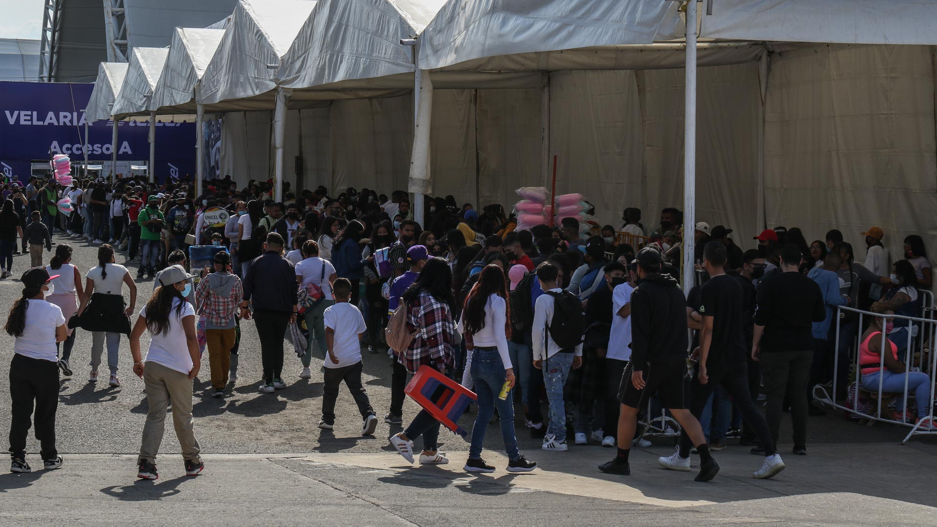 La fila, a las 3 de la tarde. Foto: Juan José Plascencia