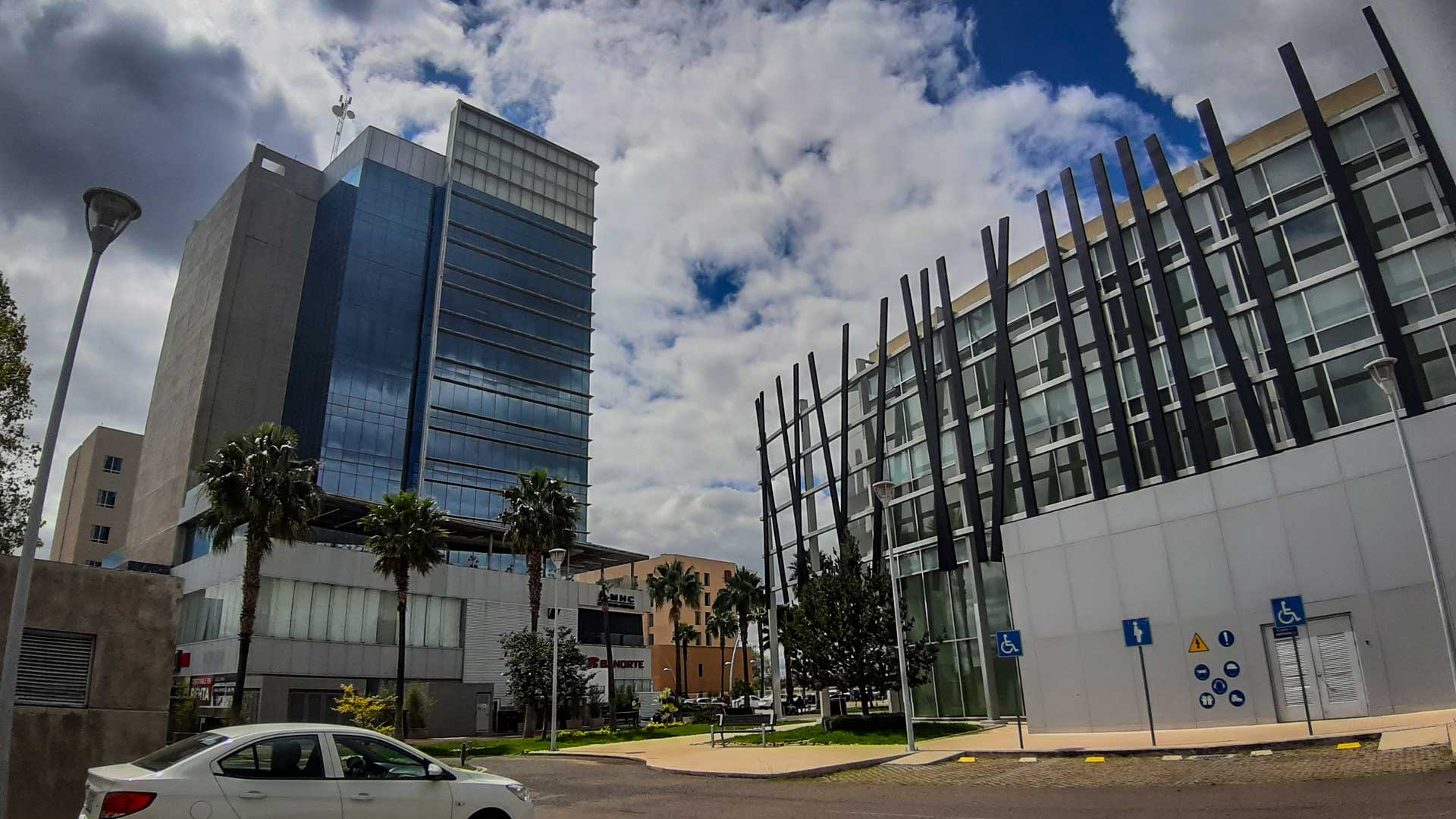 Edificio G100. Foto: Juan José Plascencia