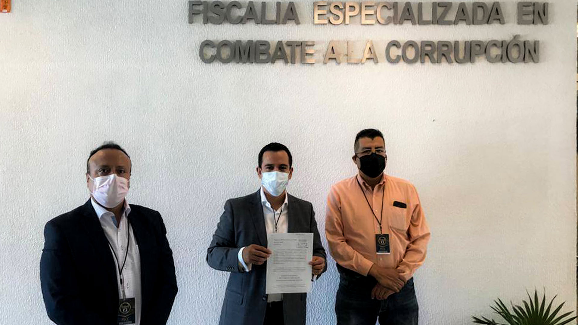 En la presentación de la denuncia. Fotografía Especial