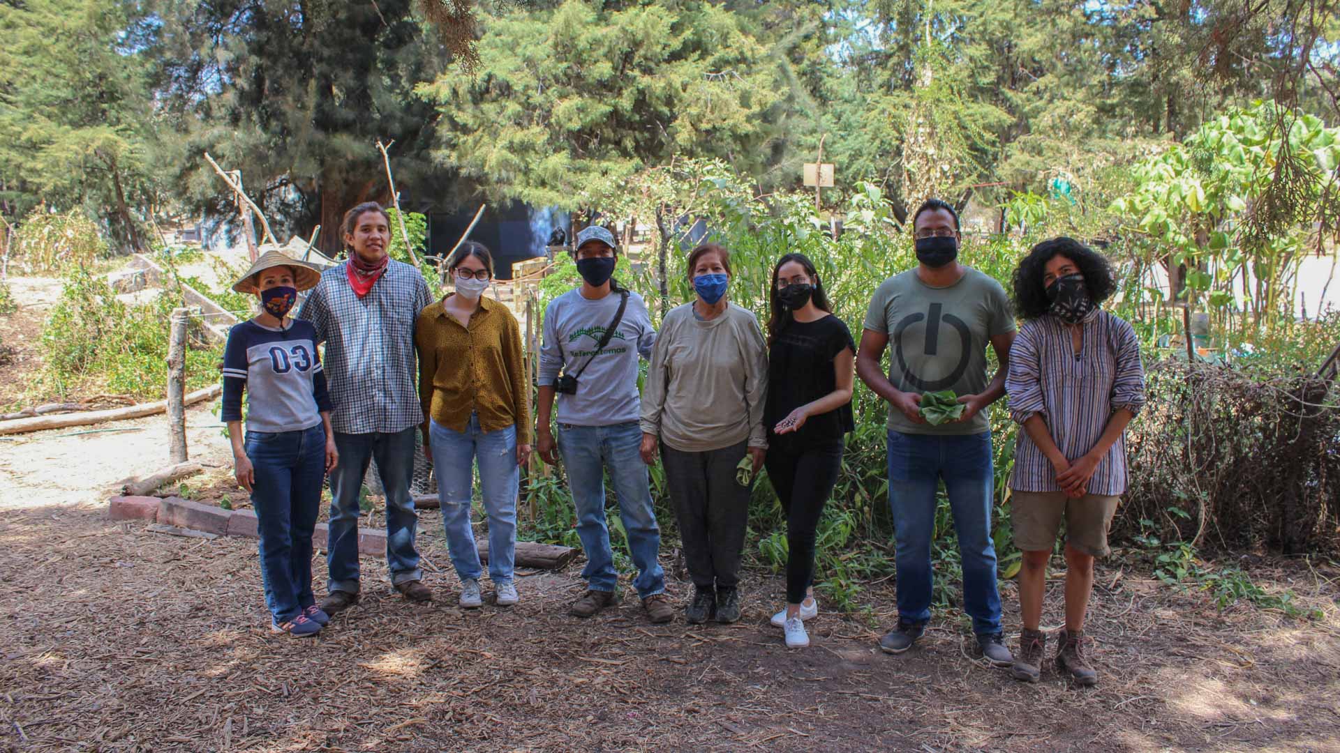 Integrantes del Huerto comunitario Tlacuache Huentitán. Foto: Ulises Brambila.