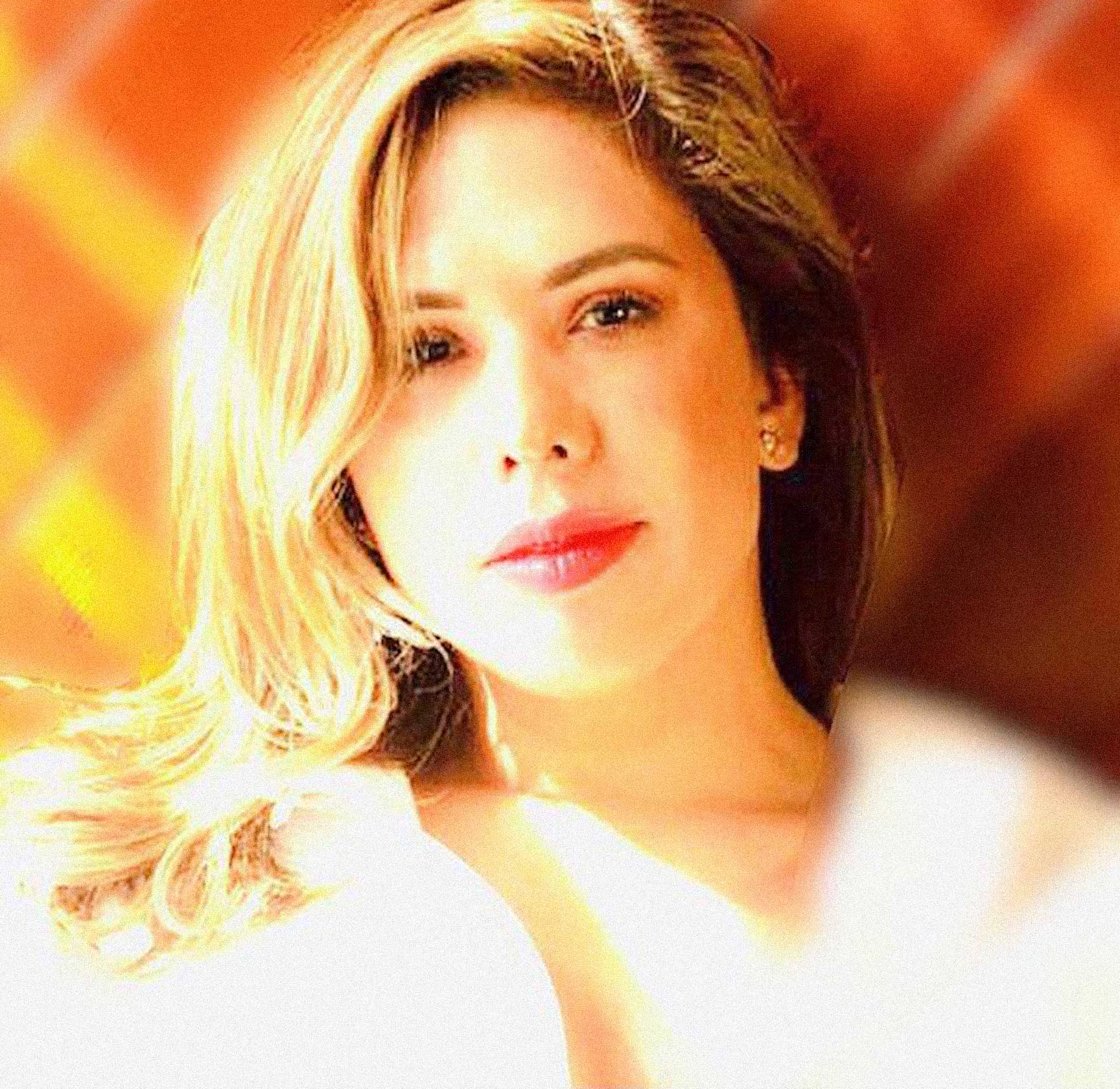 “Idealizamos a los padres, llenamos de tabúes al cuerpo, somos hijos de la doble moral”, afirma Vivian. Foto: Cortesía Facebook.