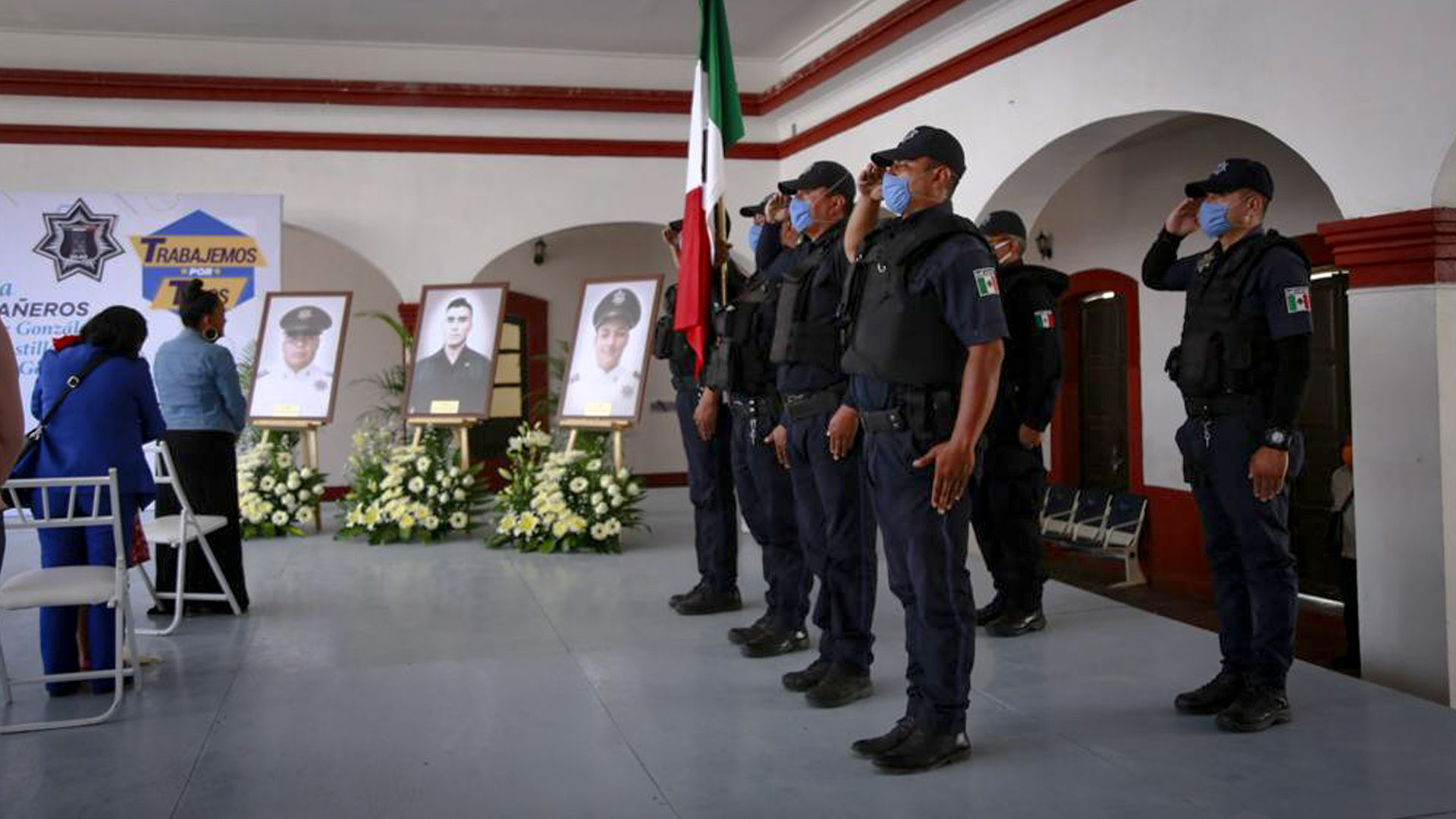 Homenaje a los policías asesinados el 11 de junio. Fotografía del Gobierno Municipal