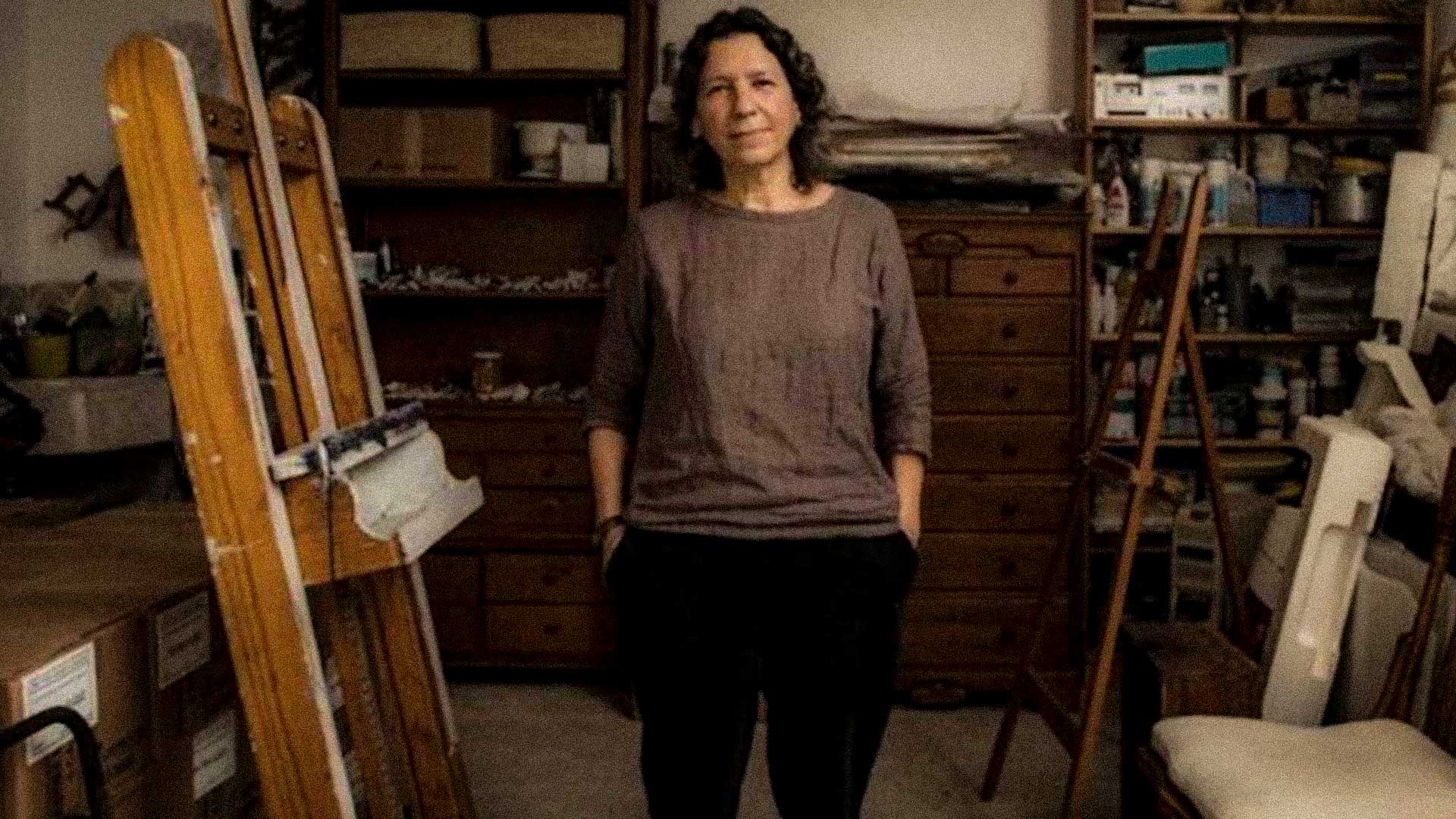 El libro que recupera la producción artística de Teresa Velázquez durante más de cuatro décadas. Foto: Cortesía.