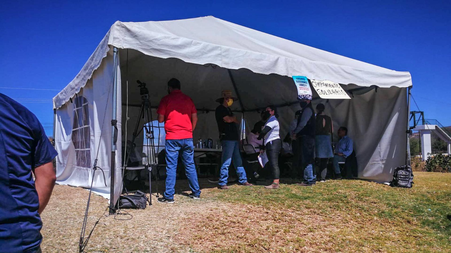 Campamento solidario con SINTTIA.