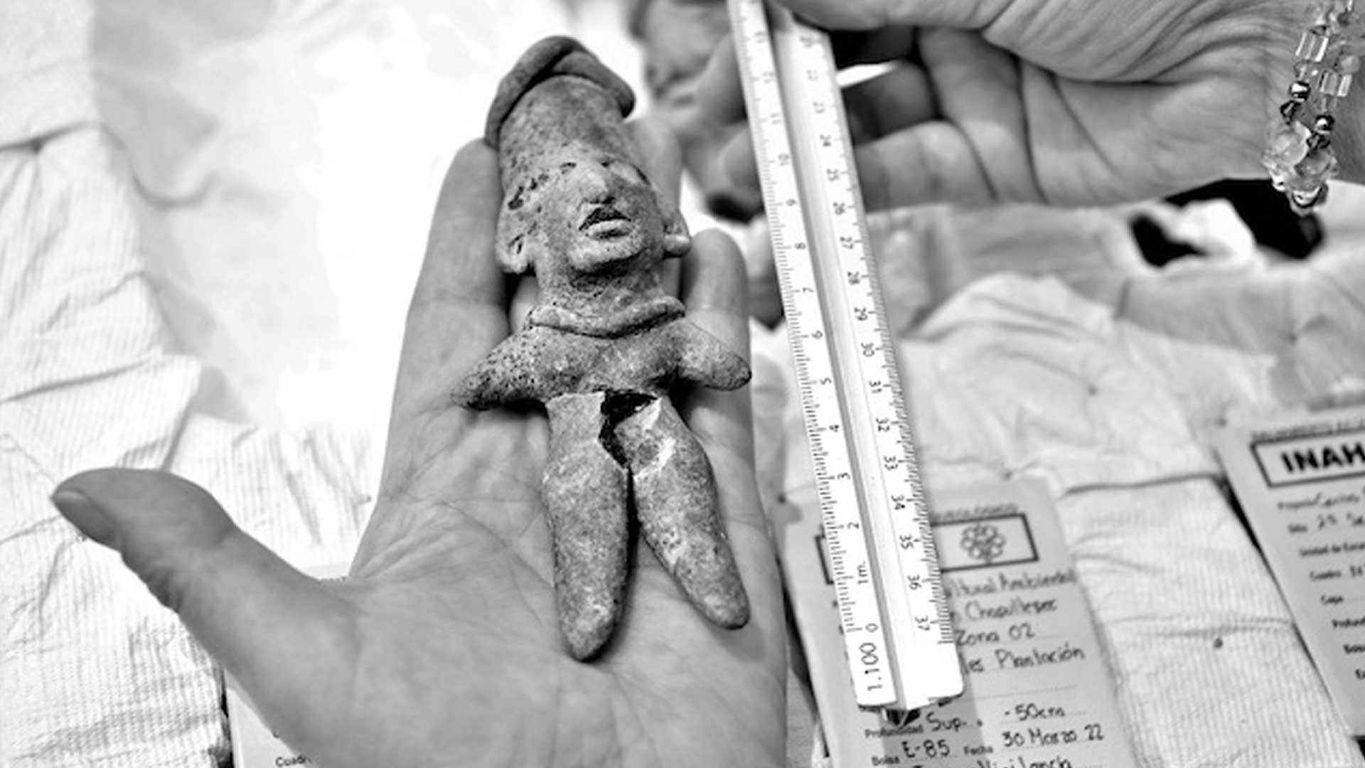 Mediante un pozo de sondeo se reconoció el potencial arqueológico del espacio. Foto: Mauricio Marat / Instituto Nacional de Antropología e Historia (INAH).