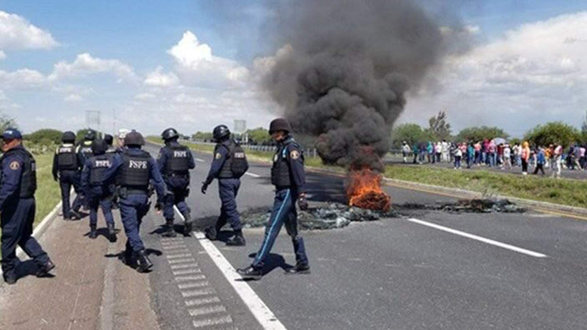 Uno de tantos bloqueos carreteros, en Villagrán, en julio 2019. Foto: archivo