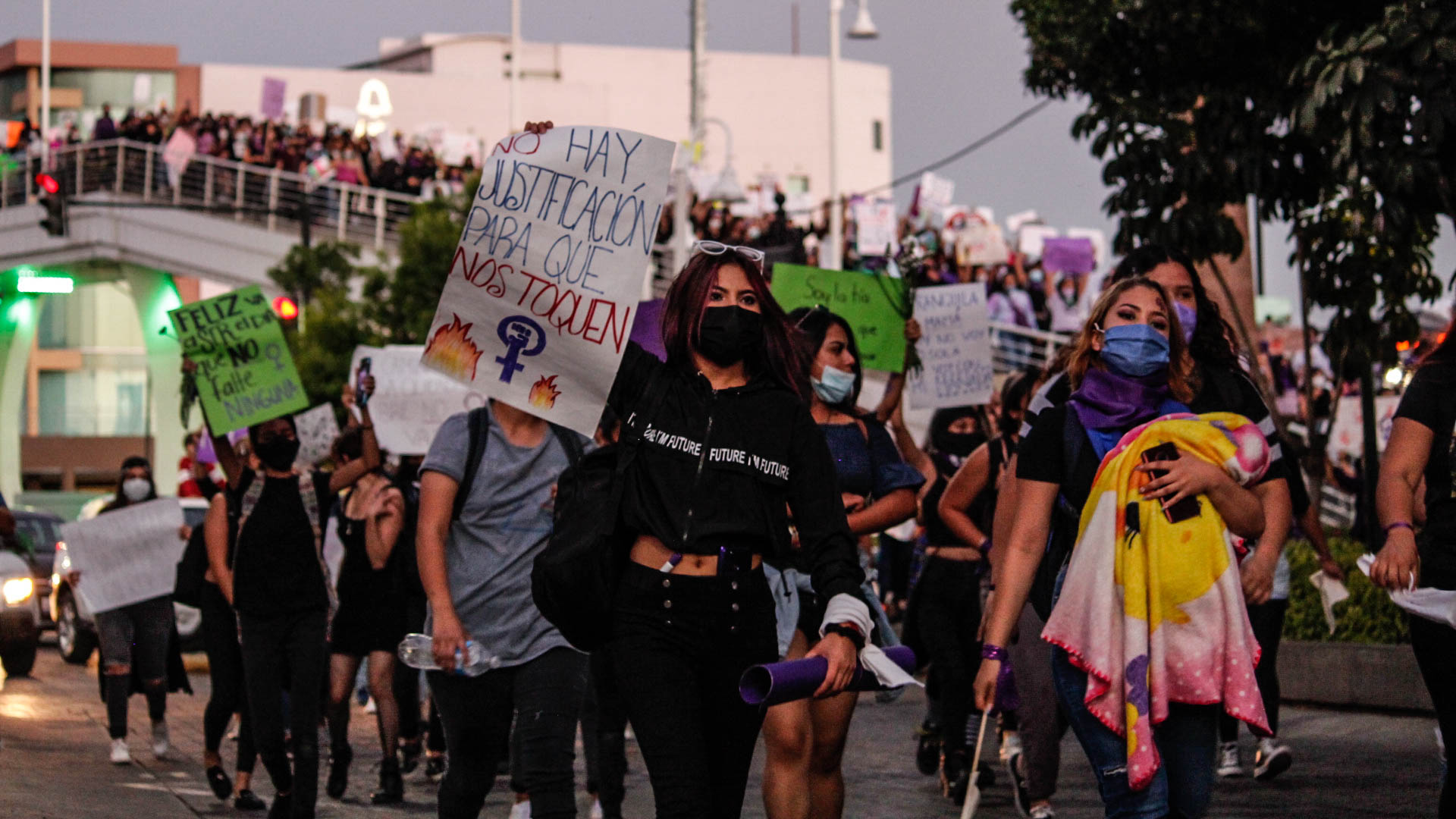 El júbilo distinguió la marcha en León. Foto: Brenda Orozco
