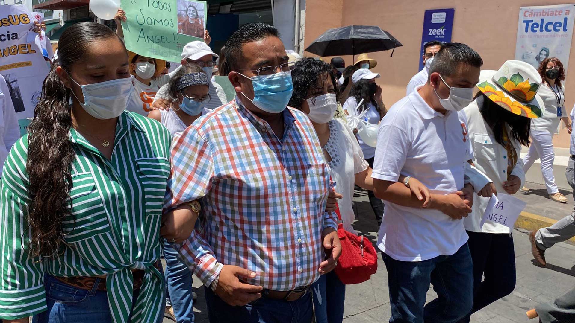Familia de Ángel encabezó la marcha en Irapuato. Foto: Edith Domínguez