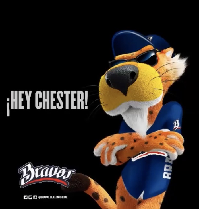 El equipo de beisbol, Bravos de León invitó como mascota a Chester ahora que fue eliminado de los empaques