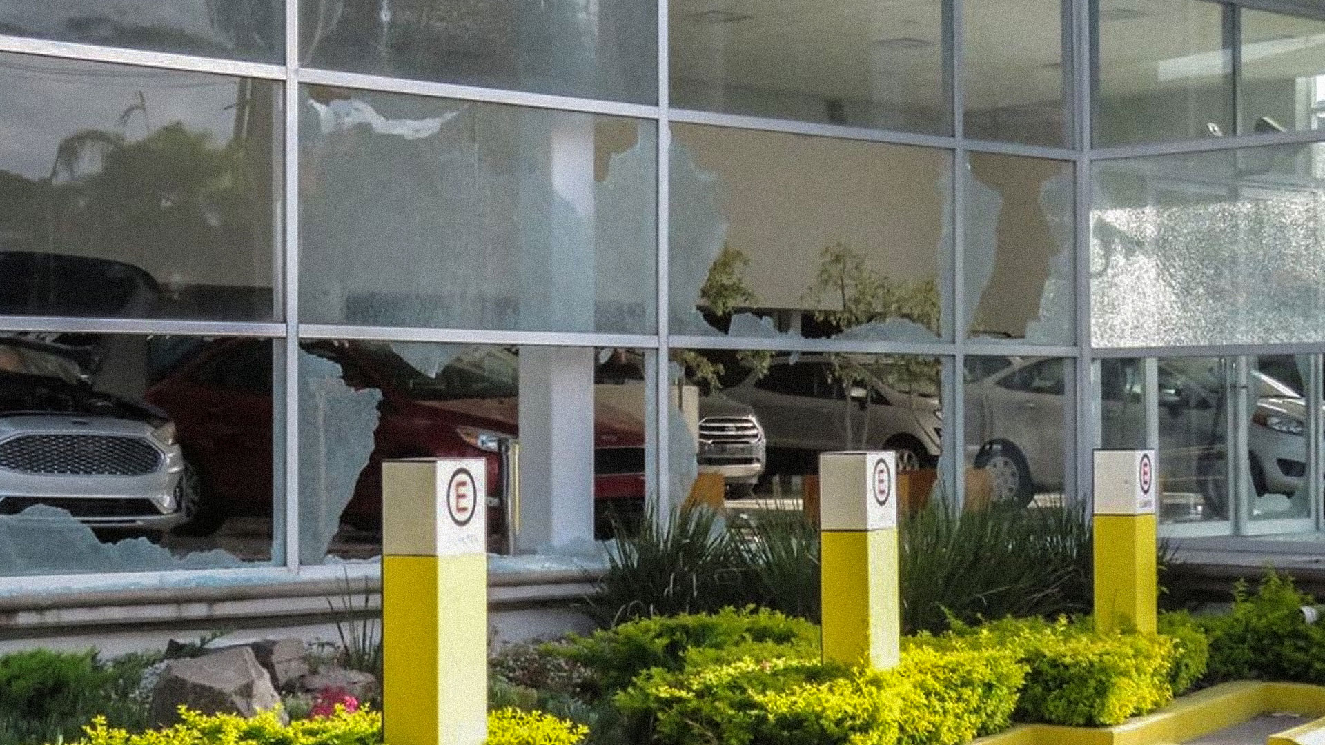 La distribuidora de automóviles Ford anunció su cierre en Celaya tras ser rafageada por negarse a pagar extorsión