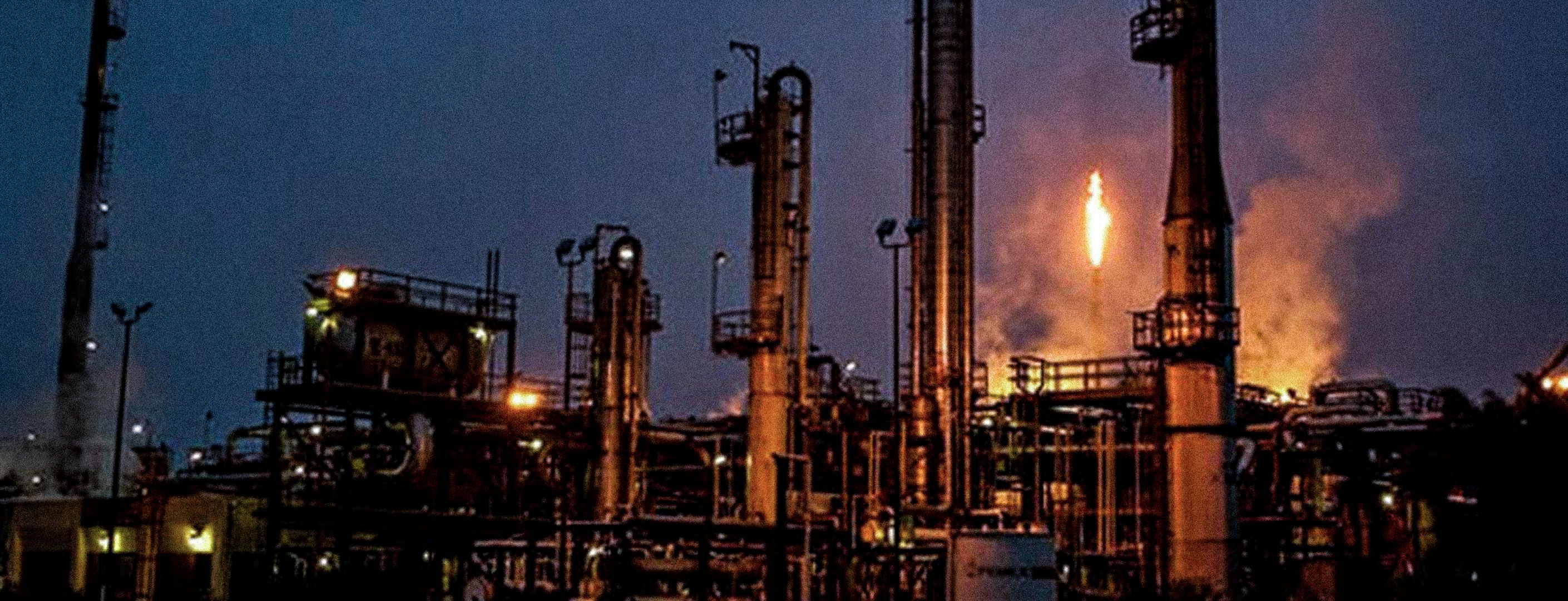 La Refinería Antonio M. Amor de Petróleos Mexicanos es objetivo constante de los grupos delincuenciales. Foto: agoragto.com